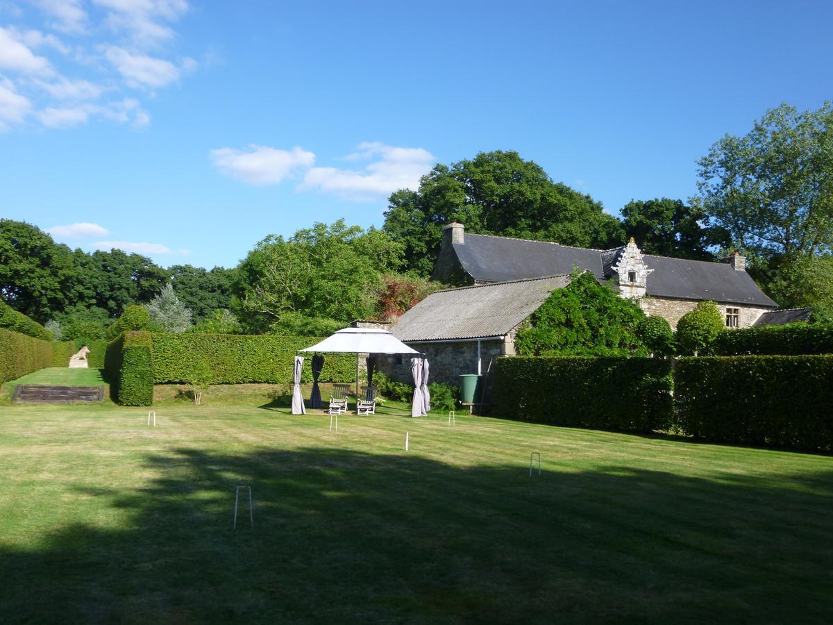 Hotel Manoir De Kerledan Carhaix-Plouguer Exterior foto
